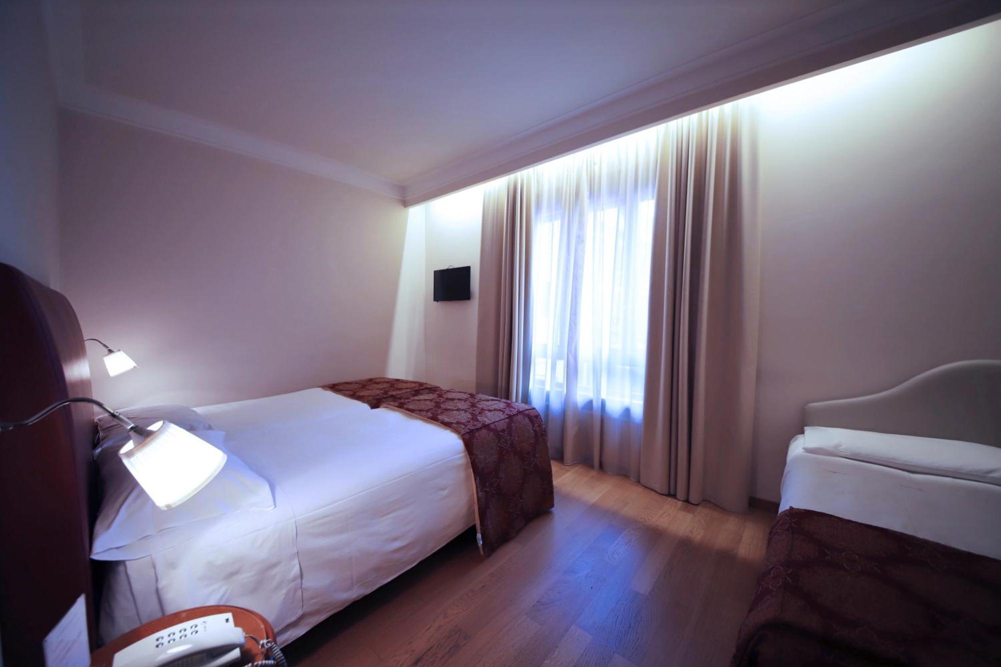 Monica Hotel Fiera Pregnana Milanese Exterior foto